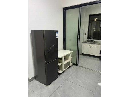 香溢茗园电梯6楼，三室精装拎包入住，1.9万一年包物业费