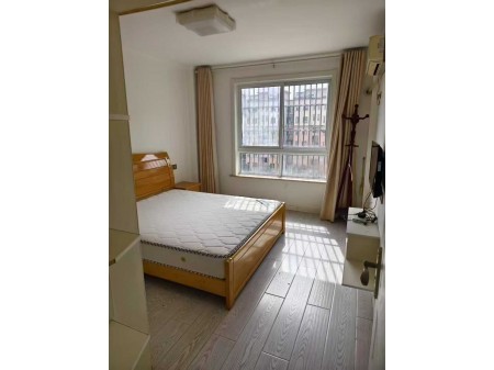 荷花二区三期5楼，三室两厅， 居家装修，首次出租，1.4万/年